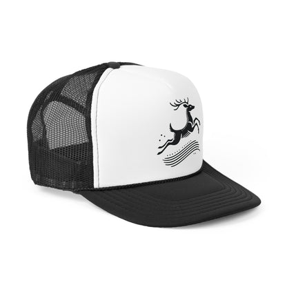 scandinavian minimalistic DEER Design – Wildlife-Inspired Trucker Cap