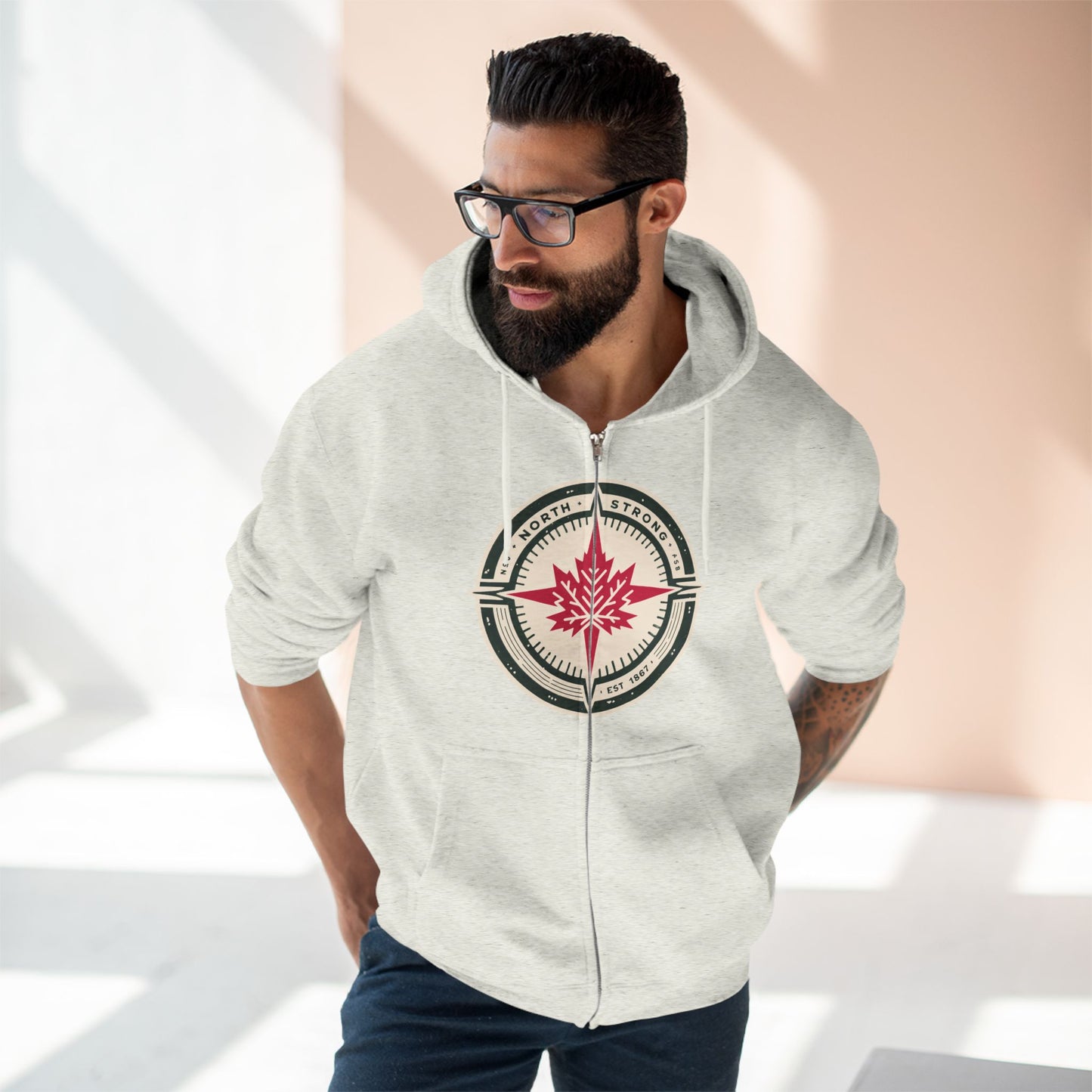 Sweat à capuche unisexe à fermeture éclair « North Strong » avec motif boussole – Vivez l'aventure avec fierté canadienne