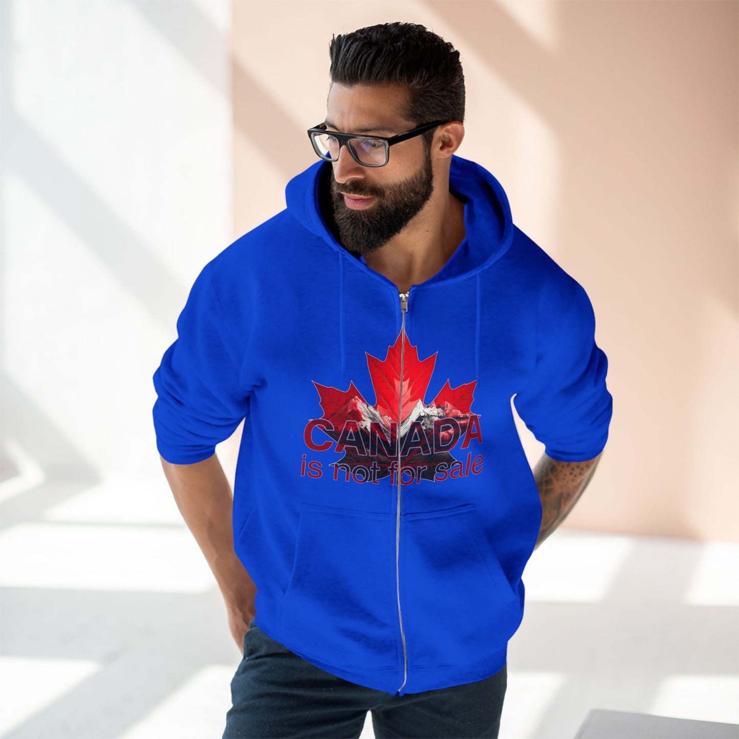 Sweat à capuche unisexe zippé « Le Canada n'est pas à vendre » – Feuille d'érable rouge et montagnes, sweat-shirt confortable et élégant pour les fiers Canadiens