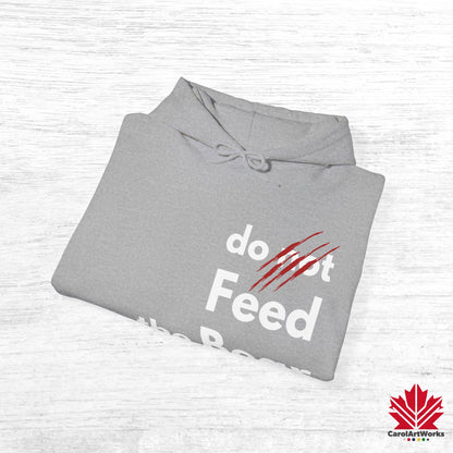 Funny “Do Not Feed the Bear” Unisex Hoodie – Perfect for Outdoor Lovers