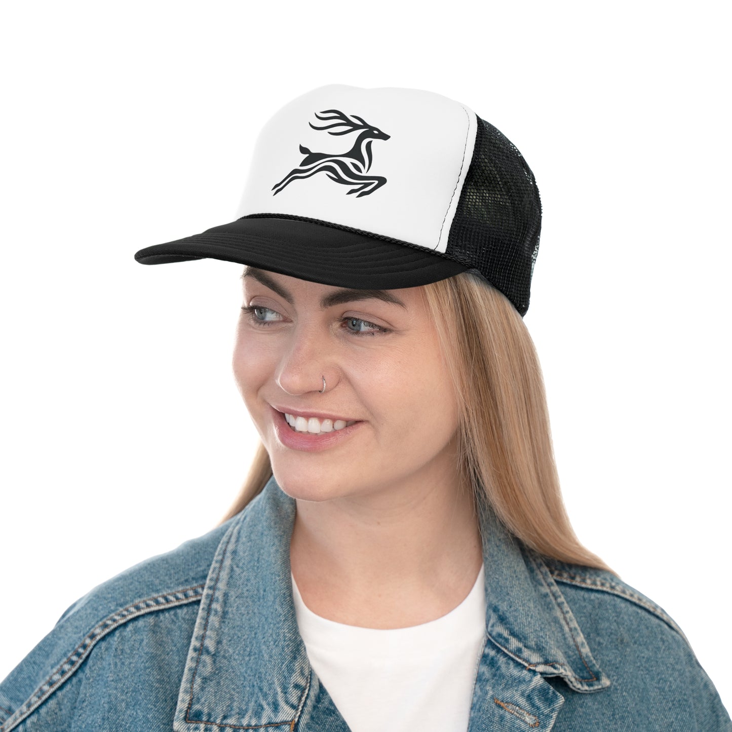 scandinavian minimalistic DEER Design – Wildlife-Inspired Trucker Cap